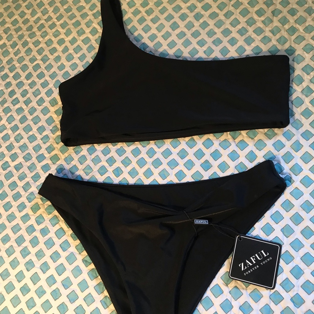 ZAFUL 2 PIECE BLACK BIKINI NEW WITH TAGS